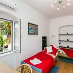 Daire Marini Dvori - With Free Parking Dubrovnik