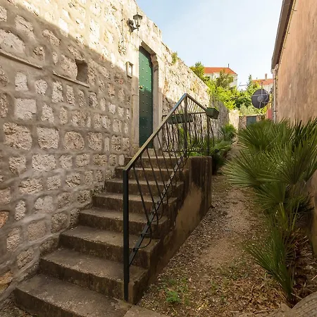 Apartment Marini Dvori *